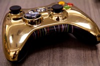 Gizmodo: Xbox 360 Star Wars Edition Hands On - C-3PO Controller (02)